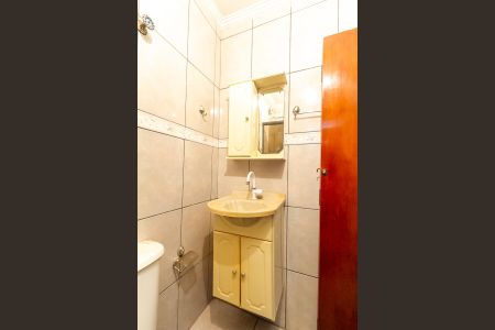 Casa à venda com 236m², 4 quartos e 2 vagas Casa à venda com 236m², 4 quartos e 2 vagasBanheiro da Suíte