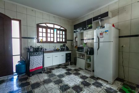 Casa à venda com 236m², 4 quartos e 2 vagas Casa à venda com 236m², 4 quartos e 2 vagasCozinha Casa 2