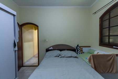 Casa à venda com 236m², 4 quartos e 2 vagas Casa à venda com 236m², 4 quartos e 2 vagasQuarto Casa 2