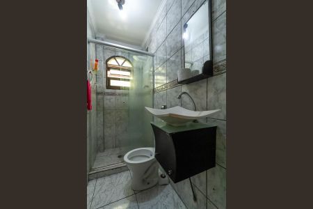 Casa à venda com 236m², 4 quartos e 2 vagas Casa à venda com 236m², 4 quartos e 2 vagasBanheiro 2