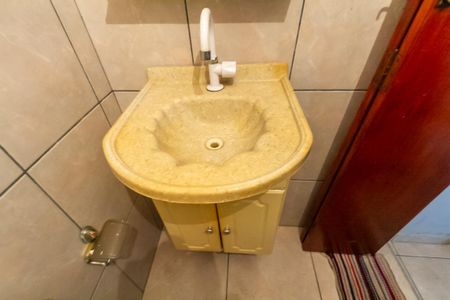 Casa à venda com 236m², 4 quartos e 2 vagas Casa à venda com 236m², 4 quartos e 2 vagasBanheiro da Suíte