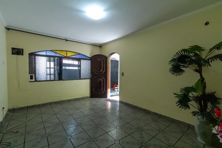 Casa à venda com 236m², 4 quartos e 2 vagas Casa à venda com 236m², 4 quartos e 2 vagasSala