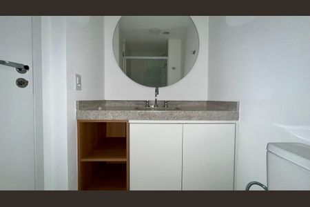 Studio à venda com 28m², 1 quarto e sem vaga Studio à venda com 28m², 1 quarto e sem vagaBanheiro