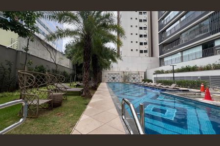 Studio à venda com 28m², 1 quarto e sem vaga Studio à venda com 28m², 1 quarto e sem vagaÁrea comum - Piscina