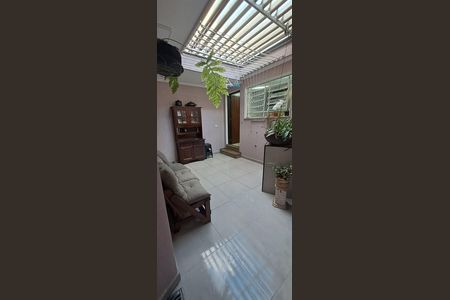 Casa à venda com 175m², 3 quartos e 3 vagas Casa à venda com 175m², 3 quartos e 3 vagasÁrea Externa