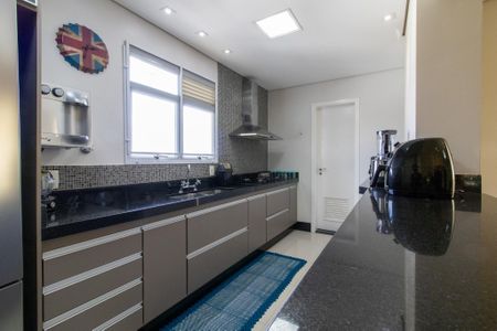 Apartamento à venda com 138m², 3 quartos e 3 vagas Apartamento à venda com 138m², 3 quartos e 3 vagasCozinha