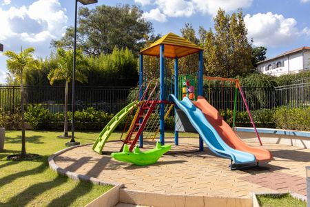 Apartamento à venda com 138m², 3 quartos e 3 vagas Apartamento à venda com 138m², 3 quartos e 3 vagasÁrea Comum - Playground