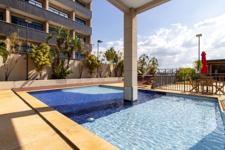 Apartamento à venda com 138m², 3 quartos e 3 vagas Apartamento à venda com 138m², 3 quartos e 3 vagasÁrea comum - Piscina
