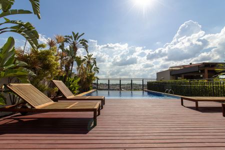 Apartamento à venda com 138m², 3 quartos e 3 vagas Apartamento à venda com 138m², 3 quartos e 3 vagasÁrea comum - Piscina