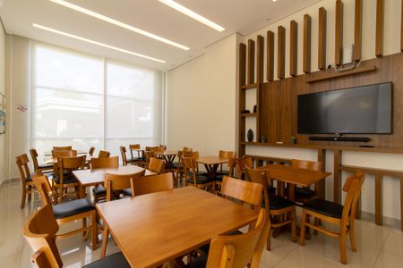 Apartamento à venda com 138m², 3 quartos e 3 vagas Apartamento à venda com 138m², 3 quartos e 3 vagasÁrea comum - Salão de festas