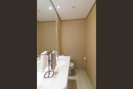 Apartamento à venda com 138m², 3 quartos e 3 vagas Apartamento à venda com 138m², 3 quartos e 3 vagasBanheiro de Serviço