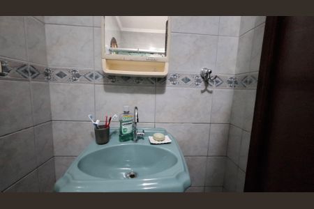 Casa à venda com 217m², 5 quartos e 2 vagas Casa à venda com 217m², 5 quartos e 2 vagasCasa 1 - Banheiro Quarto 1 suíte