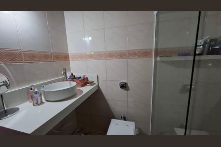 Casa à venda com 217m², 5 quartos e 2 vagas Casa à venda com 217m², 5 quartos e 2 vagasCasa 1 - Banheiro 2