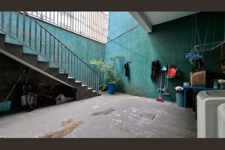 Casa à venda com 217m², 5 quartos e 2 vagas Casa à venda com 217m², 5 quartos e 2 vagasÁrea de Serviço