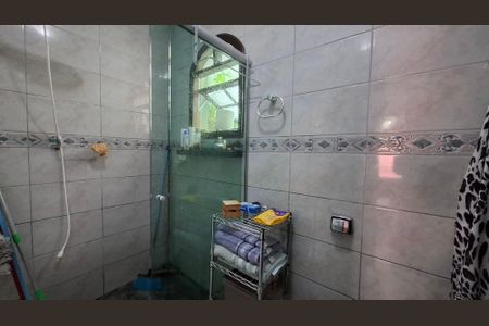 Casa à venda com 217m², 5 quartos e 2 vagas Casa à venda com 217m², 5 quartos e 2 vagasCasa 1 - Banheiro Quarto 1 suíte