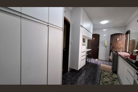 Casa à venda com 217m², 5 quartos e 2 vagas Casa à venda com 217m², 5 quartos e 2 vagasCozinha