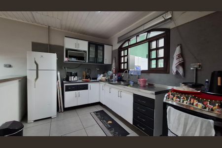 Casa à venda com 217m², 5 quartos e 2 vagas Casa à venda com 217m², 5 quartos e 2 vagasCasa 2 - Cozinha