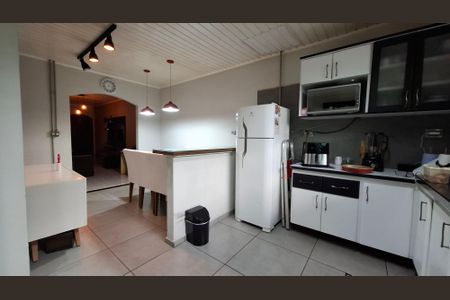 Casa à venda com 217m², 5 quartos e 2 vagas Casa à venda com 217m², 5 quartos e 2 vagasCasa 2 - Cozinha