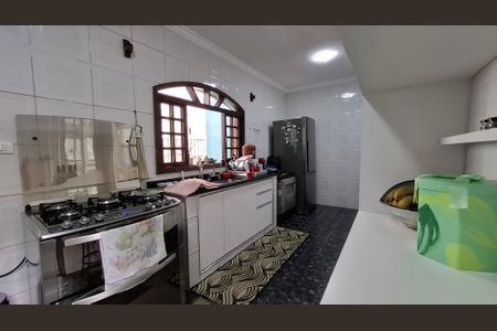 Casa à venda com 217m², 5 quartos e 2 vagas Casa à venda com 217m², 5 quartos e 2 vagasCozinha