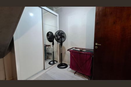 Casa à venda com 217m², 5 quartos e 2 vagas Casa à venda com 217m², 5 quartos e 2 vagasCasa 2 - Quarto 2