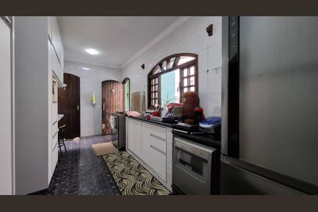 Casa à venda com 217m², 5 quartos e 2 vagas Casa à venda com 217m², 5 quartos e 2 vagasCozinha