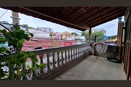 Casa à venda com 217m², 5 quartos e 2 vagas Casa à venda com 217m², 5 quartos e 2 vagasCasa 1 - Varanda Quarto 1 suíte