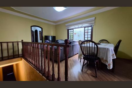 Casa à venda com 217m², 5 quartos e 2 vagas Casa à venda com 217m², 5 quartos e 2 vagasCasa 1 - Sala