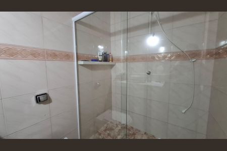 Casa à venda com 217m², 5 quartos e 2 vagas Casa à venda com 217m², 5 quartos e 2 vagasCasa 1 - Banheiro 2