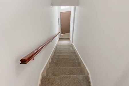 Casa para alugar com 105m², 3 quartos e sem vaga Casa para alugar com 105m², 3 quartos e sem vagaEscada