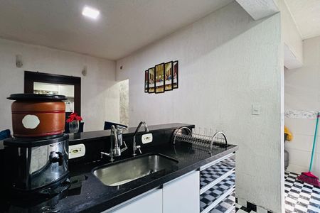 Casa à venda com 260m², 4 quartos e 2 vagas Casa à venda com 260m², 4 quartos e 2 vagasCozinha