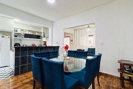 Casa à venda com 260m², 4 quartos e 2 vagas Casa à venda com 260m², 4 quartos e 2 vagasSala de Jantar