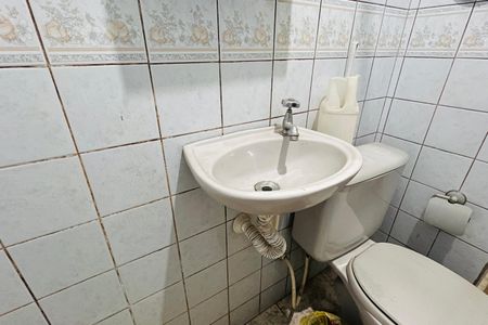 Casa à venda com 260m², 4 quartos e 2 vagas Casa à venda com 260m², 4 quartos e 2 vagasBanheiro 1