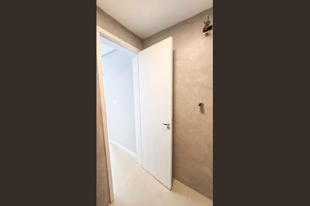 Apartamento para alugar com 150m², 3 quartos e 1 vaga Apartamento para alugar com 150m², 3 quartos e 1 vagaBanheiro de serviço