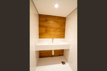 Apartamento para alugar com 150m², 3 quartos e 1 vaga Apartamento para alugar com 150m², 3 quartos e 1 vagaBanheiro da Suíte