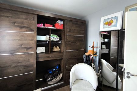 Casa à venda com 170m², 4 quartos e 2 vagas Casa à venda com 170m², 4 quartos e 2 vagasQuarto 4