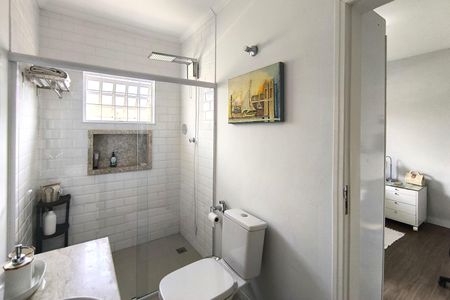 Casa à venda com 170m², 4 quartos e 2 vagas Casa à venda com 170m², 4 quartos e 2 vagasBanheiro da Suíte 2