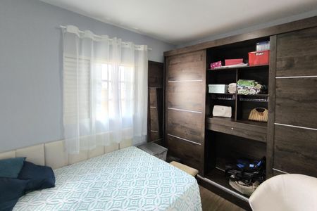 Casa à venda com 170m², 4 quartos e 2 vagas Casa à venda com 170m², 4 quartos e 2 vagasQuarto 4