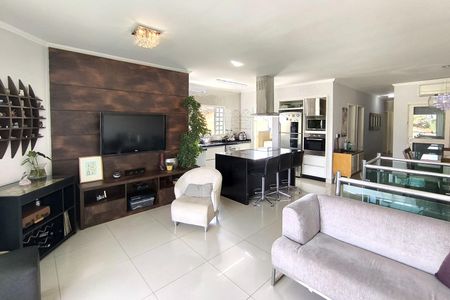 Casa à venda com 170m², 4 quartos e 2 vagas Casa à venda com 170m², 4 quartos e 2 vagasSala