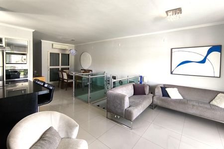 Casa à venda com 170m², 4 quartos e 2 vagas Casa à venda com 170m², 4 quartos e 2 vagasSala