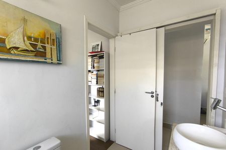 Casa à venda com 170m², 4 quartos e 2 vagas Casa à venda com 170m², 4 quartos e 2 vagasBanheiro da Suíte 2