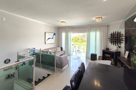 Casa à venda com 170m², 4 quartos e 2 vagas Casa à venda com 170m², 4 quartos e 2 vagasSala