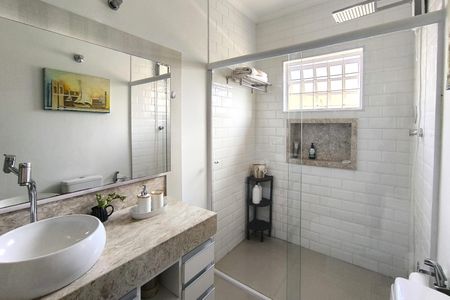 Casa à venda com 170m², 4 quartos e 2 vagas Casa à venda com 170m², 4 quartos e 2 vagasBanheiro da Suíte 2