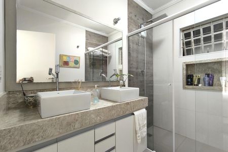 Casa à venda com 170m², 4 quartos e 2 vagas Casa à venda com 170m², 4 quartos e 2 vagasBanheiro da Suíte 1