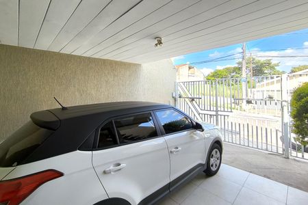 Casa à venda com 170m², 4 quartos e 2 vagas Casa à venda com 170m², 4 quartos e 2 vagasGaragem