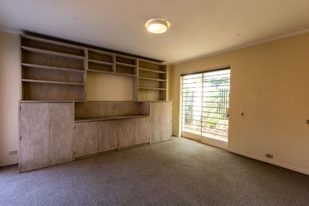 Casa para alugar com 380m², 3 quartos e 5 vagas Casa para alugar com 380m², 3 quartos e 5 vagasSala de TV