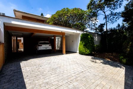 Casa para alugar com 380m², 3 quartos e 5 vagas Casa para alugar com 380m², 3 quartos e 5 vagasGaragem