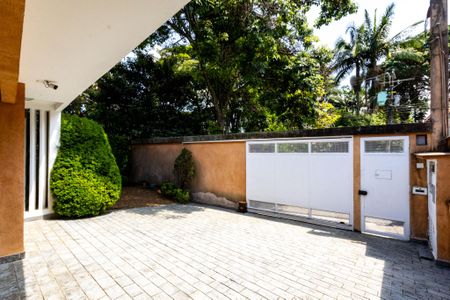 Casa para alugar com 380m², 3 quartos e 5 vagas Casa para alugar com 380m², 3 quartos e 5 vagasGaragem