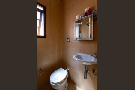 Casa para alugar com 380m², 3 quartos e 5 vagas Casa para alugar com 380m², 3 quartos e 5 vagasBanheiro de Serviço