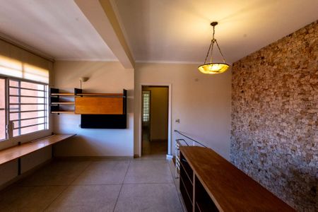 Casa para alugar com 380m², 3 quartos e 5 vagas Casa para alugar com 380m², 3 quartos e 5 vagasEscritório