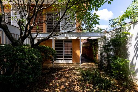 Casa para alugar com 380m², 3 quartos e 5 vagas Casa para alugar com 380m², 3 quartos e 5 vagasQuintal